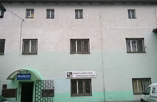 Kancelář se skladem/dílnou/garáží